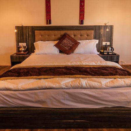 Sindhu Residency Hotel She Exterior photo