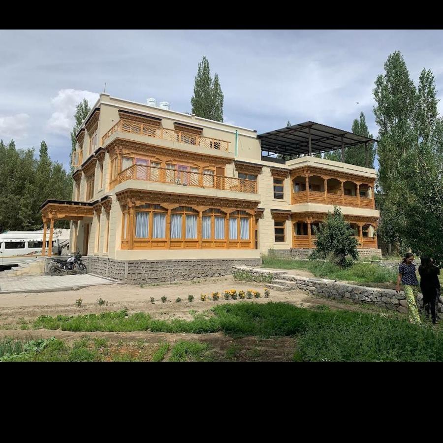 Sindhu Residency Hotel She Exterior photo